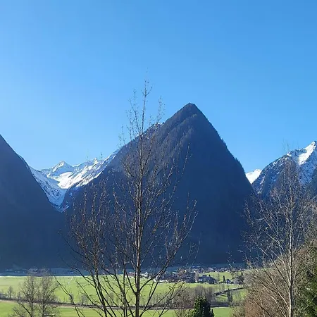 公寓 In Neukirchen With A Balcony Neukirchen am Großvenediger