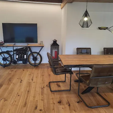 In Neukirchen With A Balcony * Neukirchen am Großvenediger