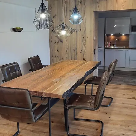 In Neukirchen With A Balcony 公寓