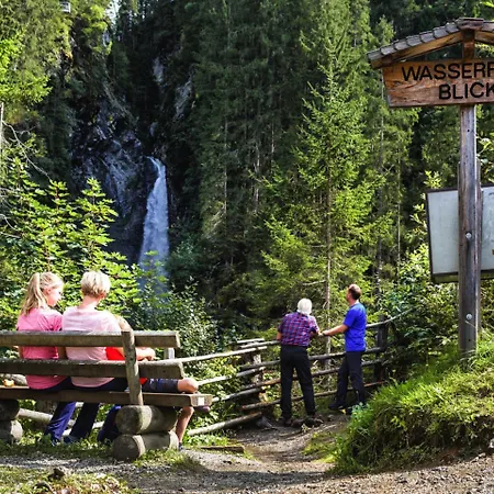 Apartament In Neukirchen With A Balcony Neukirchen am Großvenediger