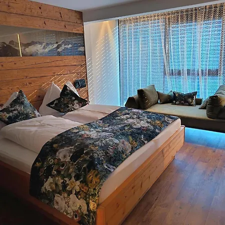 In Neukirchen With A Balcony Neukirchen am Großvenediger