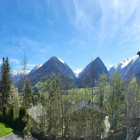 Lejlighed In Neukirchen With A Balcony Neukirchen am Großvenediger