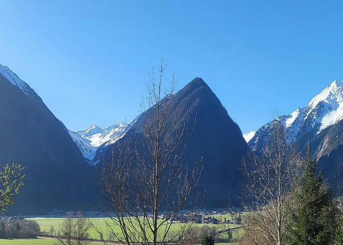 Διαμέρισμα In Neukirchen With A Balcony Neukirchen am Großvenediger