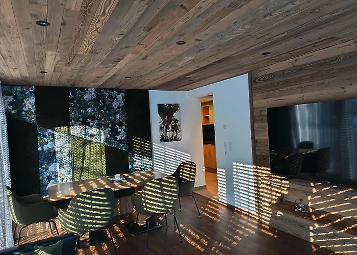 In Neukirchen With A Balcony Διαμέρισμα Neukirchen am Großvenediger